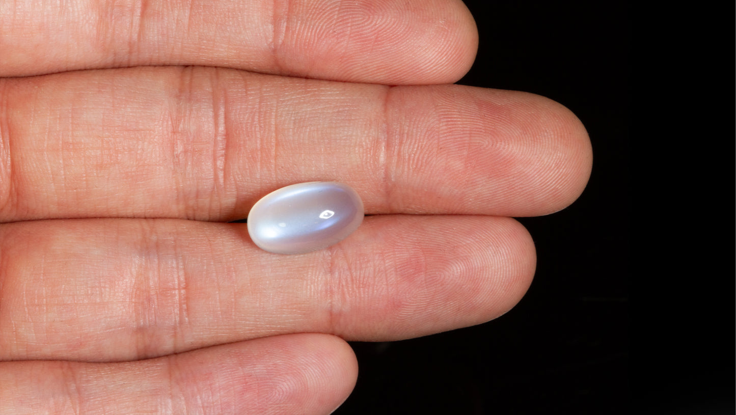 NATURAL MOONSTONE 8.90 CARATS