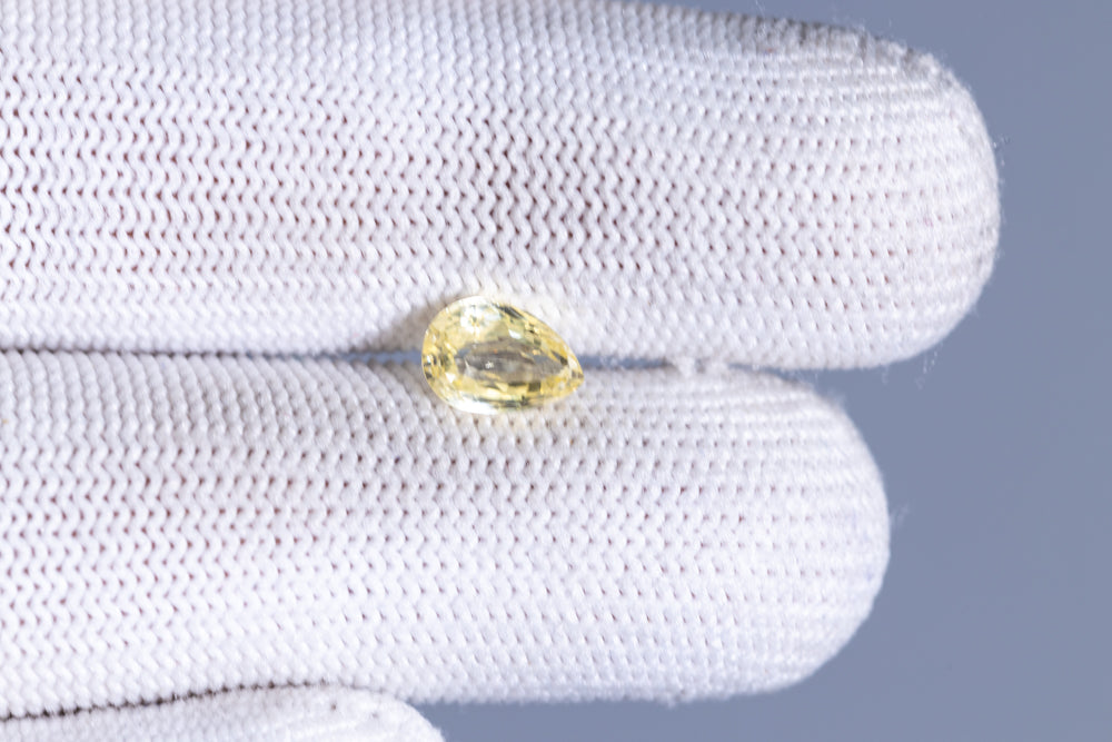 NATURAL YELLOW SAPPHIRE (PUKHRAJ) 2.16 CARATS