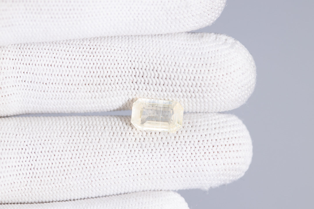 Natural Yellow Sapphire (Pukhraj) 5.71 Carats