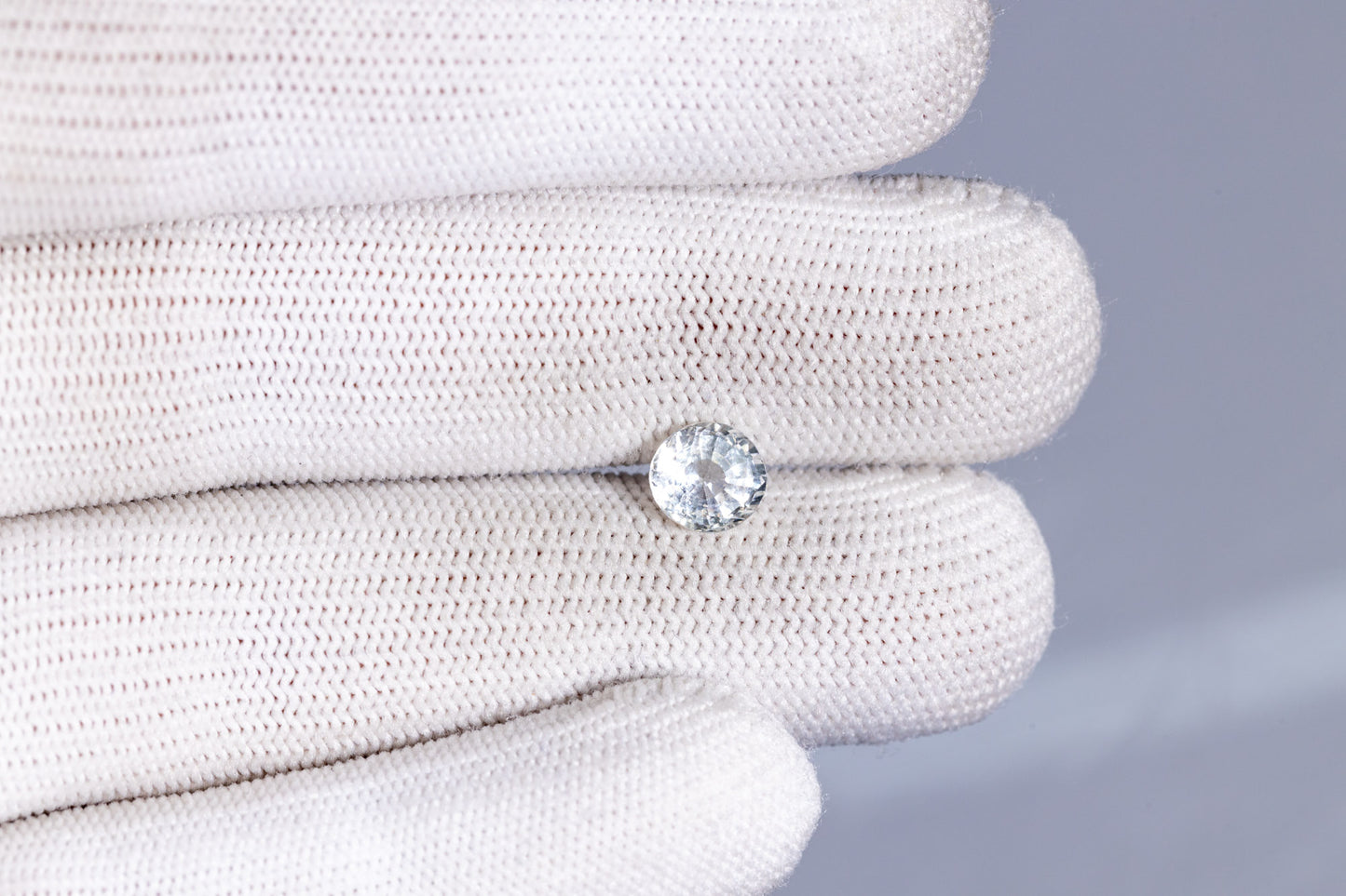 NATURAL WHITE SAPPHIRE 2.05 CARATS