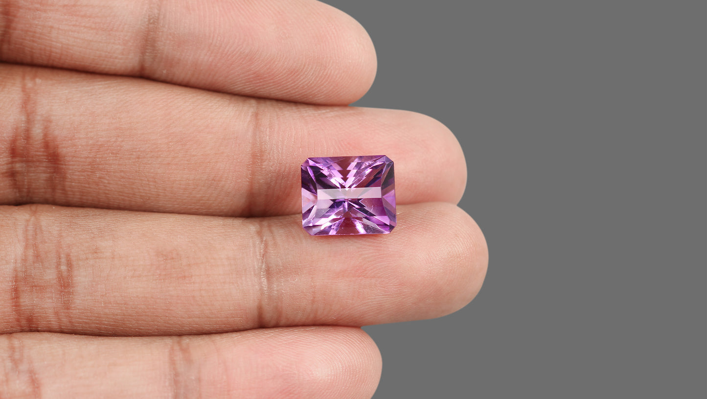 NATURAL AMETHYST 7.62 CARATS