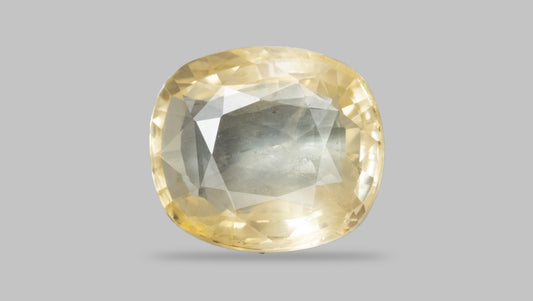 Natural Yellow Sapphire (Pukhraj) 2.77 Carats