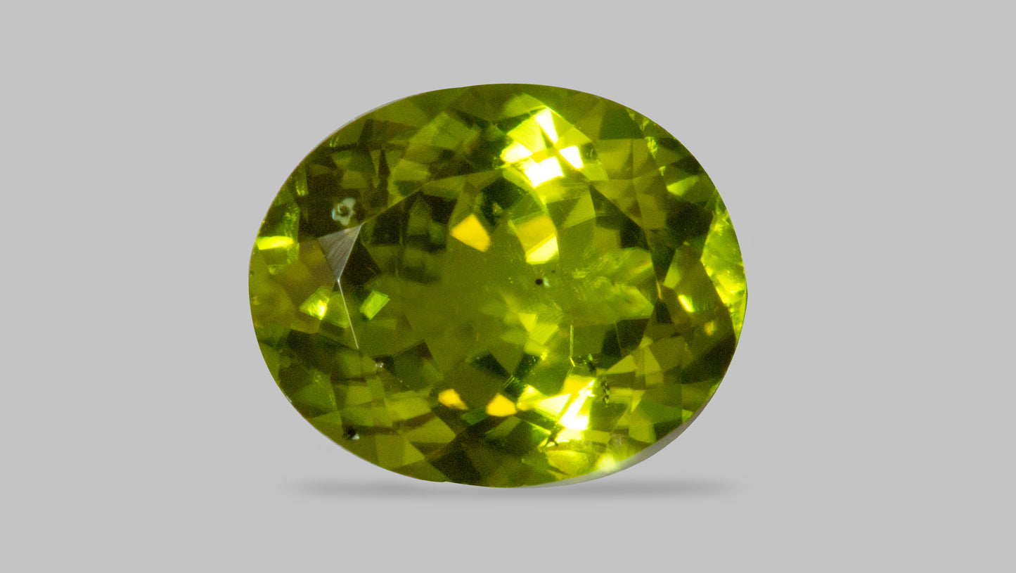 NATURAL PERIDOT 5.32 CARATS
