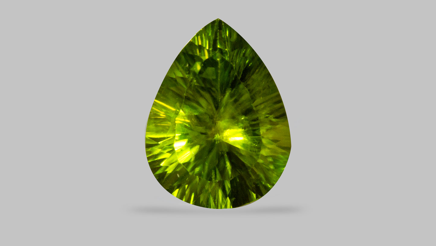 NATURAL PERIDOT 7.29 CARATS