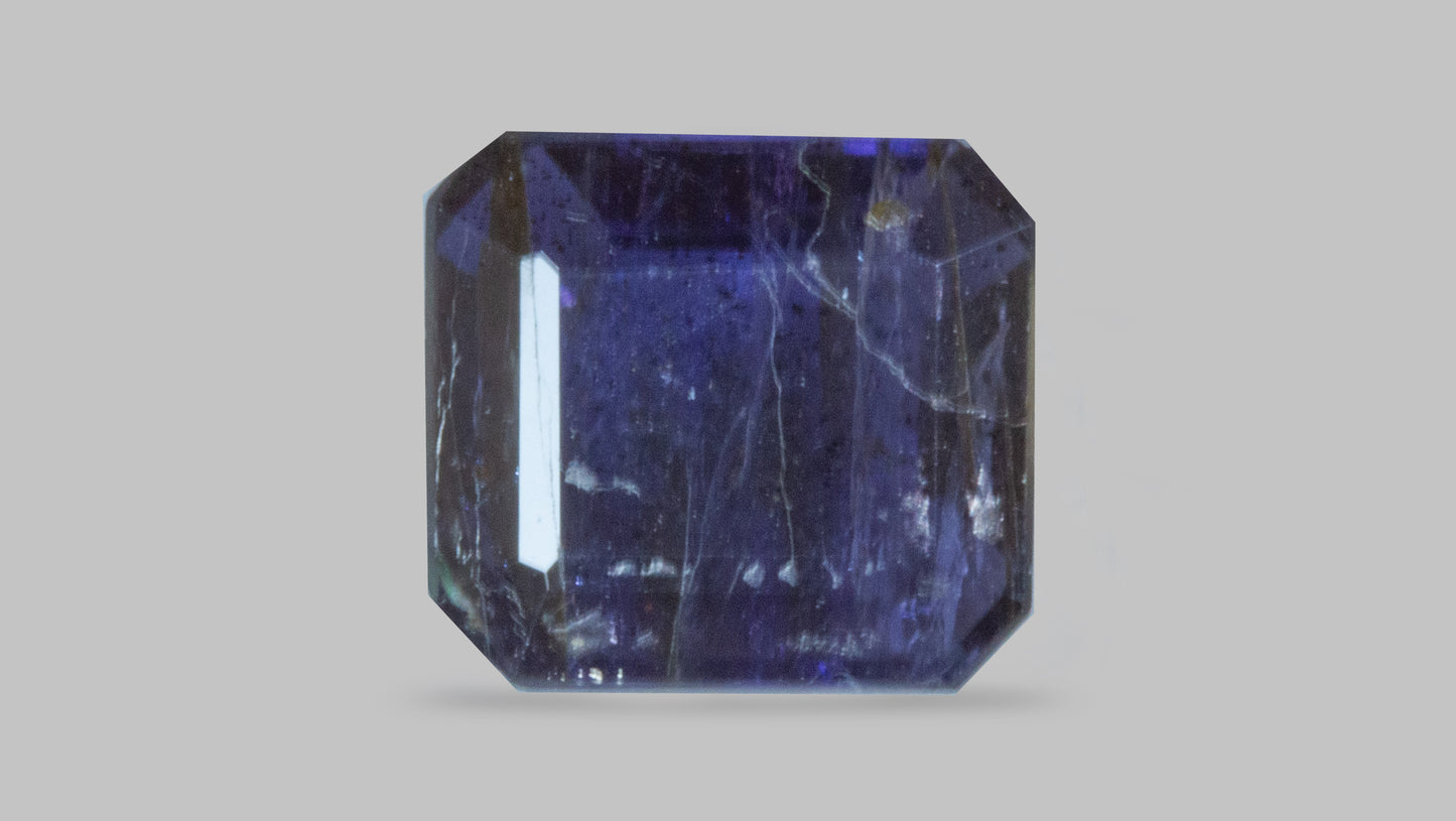 NATURAL IOLITE(NEELI) 3.68 CARATS