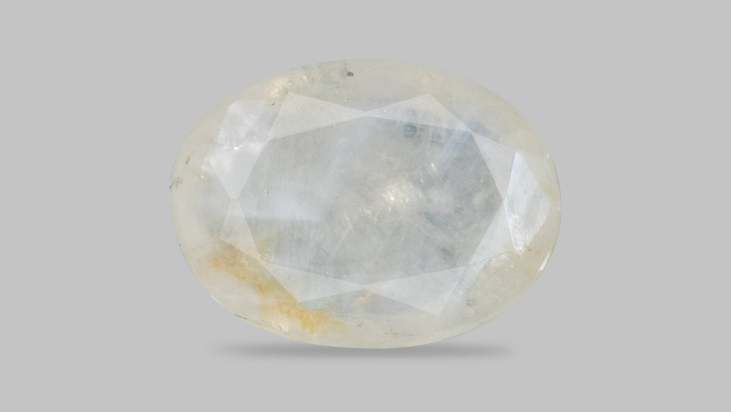 NATURAL YELLOW SAPPHIRE (PUKHRAJ) 4.74 CARATS