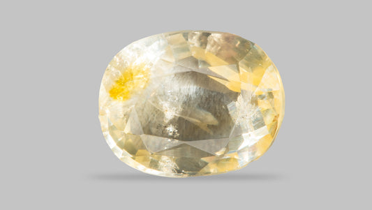 NATURAL YELLOW SAPPHIRE (PUKHRAJ) 4.04 CARATS