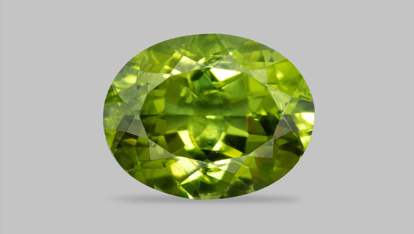 NATURAL PERIDOT 6.27 CARATS