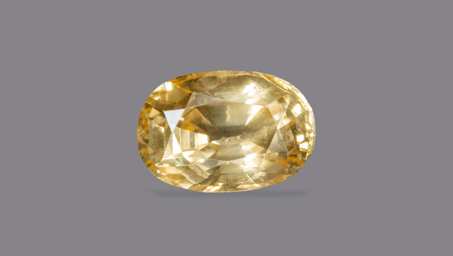 NATURAL YELLOW SAPPHIRE (PUKHRAJ) 3.67 CARATS