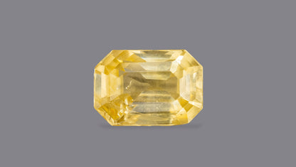 NATURAL YELLOW SAPPHIRE (PUKHRAJ) 4.67 CARATS