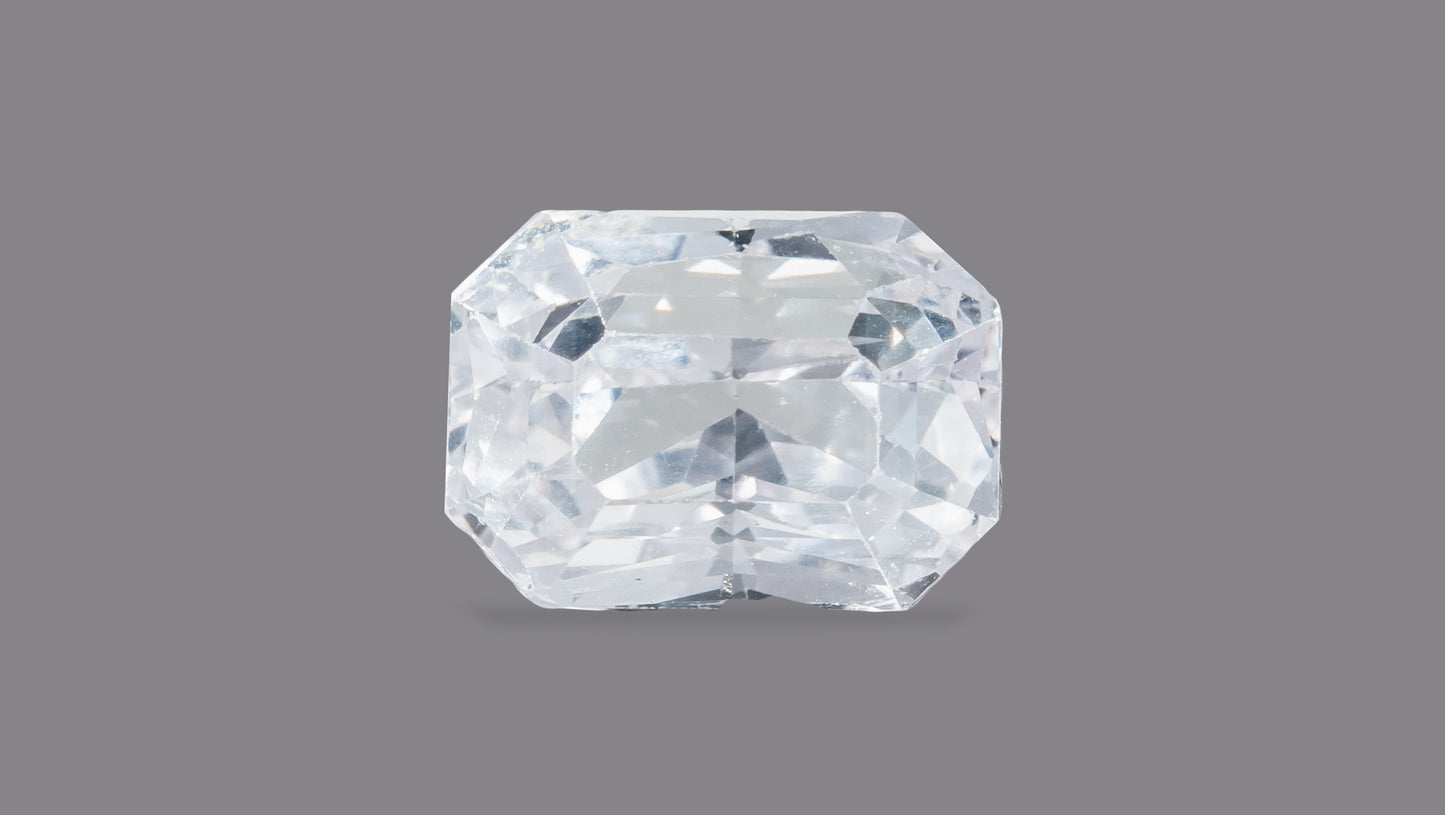 NATURAL WHITE SAPPHIRE 5.68 CARATS