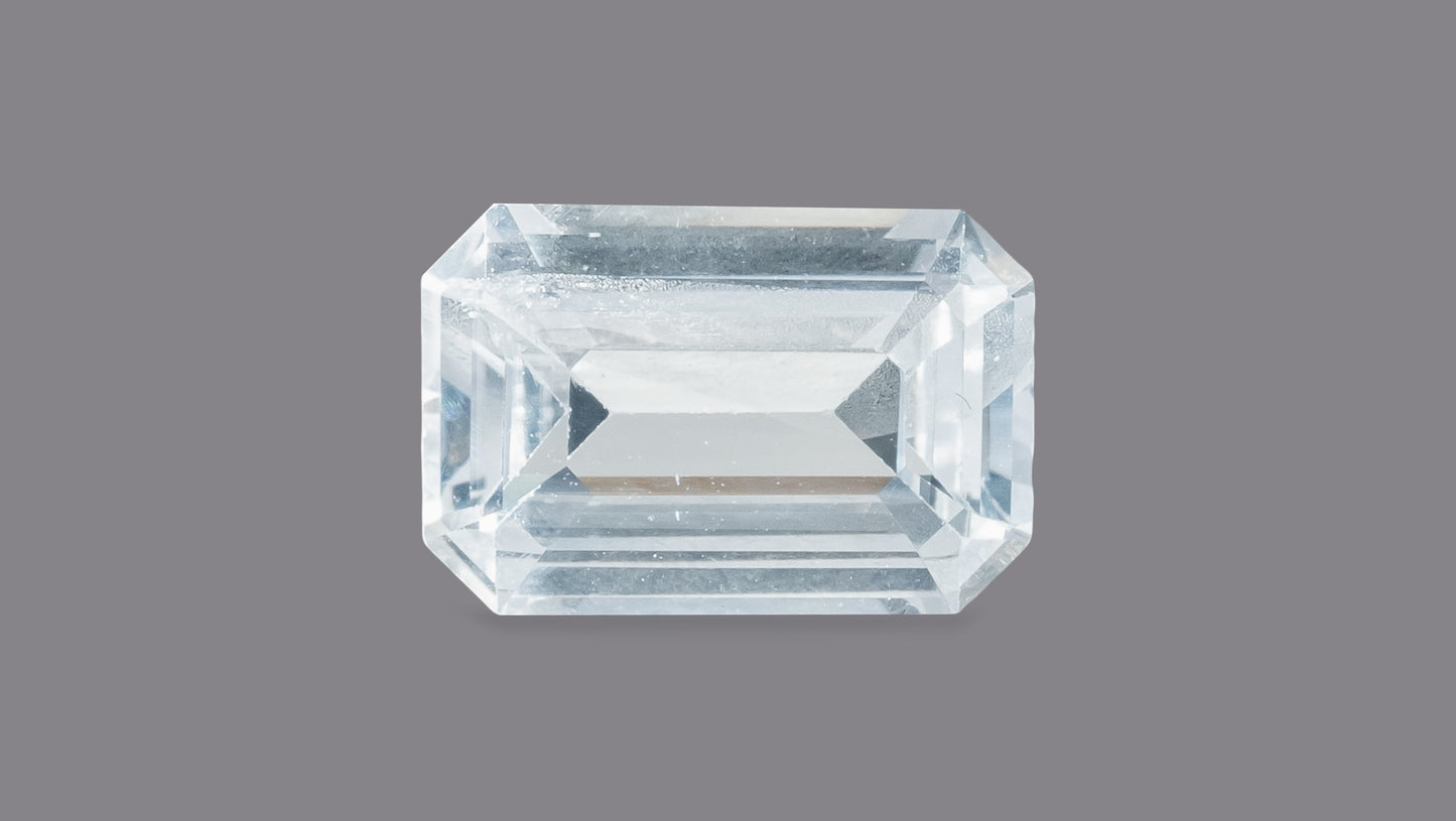 Natiral White Sapphire 2.90 Carats