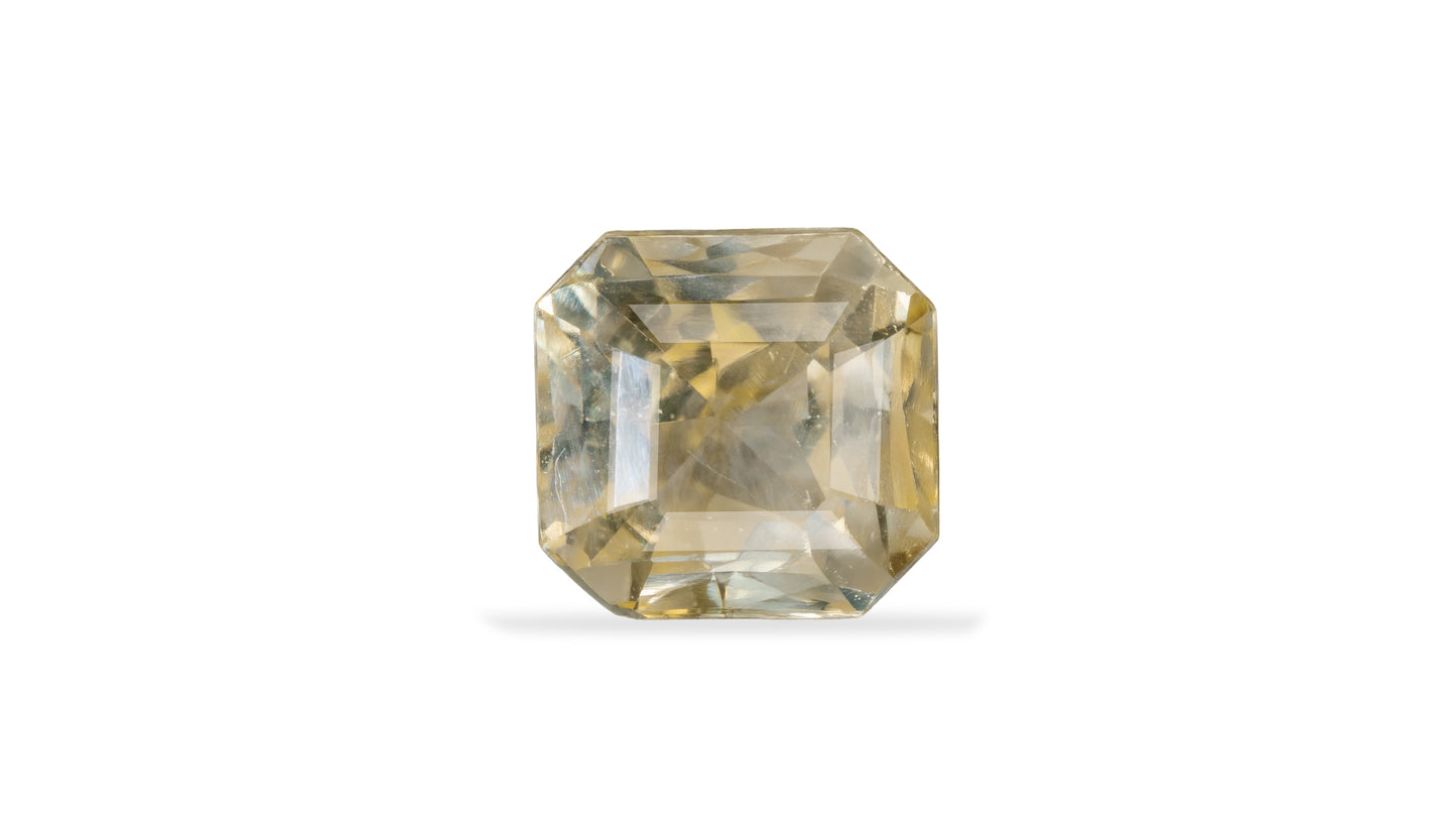 NATURAL YELLOW SAPPHIRE (PUKHRAJ) 4.52 CARATS