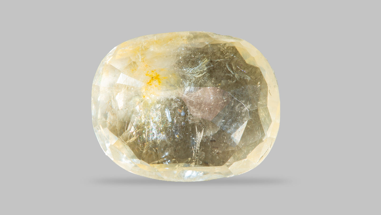 NATURAL YELLOW SAPPHIRE (PUKHRAJ) 3.72 CARATS