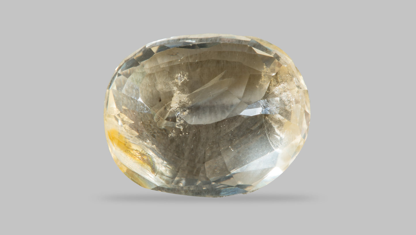 NATURAL YELLOW SAPPHIRE (PUKHRAJ) 4.04 CARATS