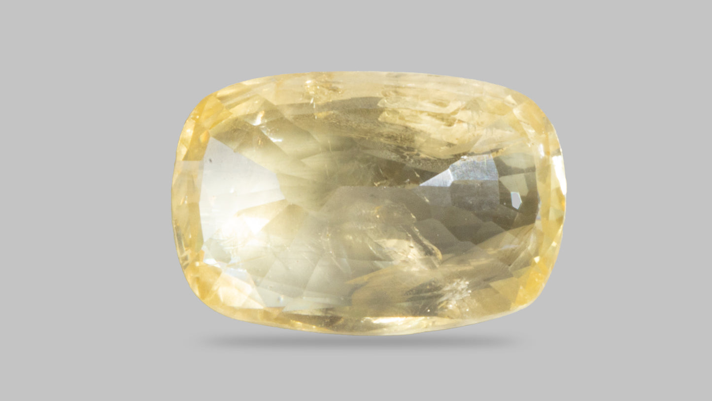 NATURAL YELLOW SAPPHIRE (PUKHRAJ) 2.96 CARATS