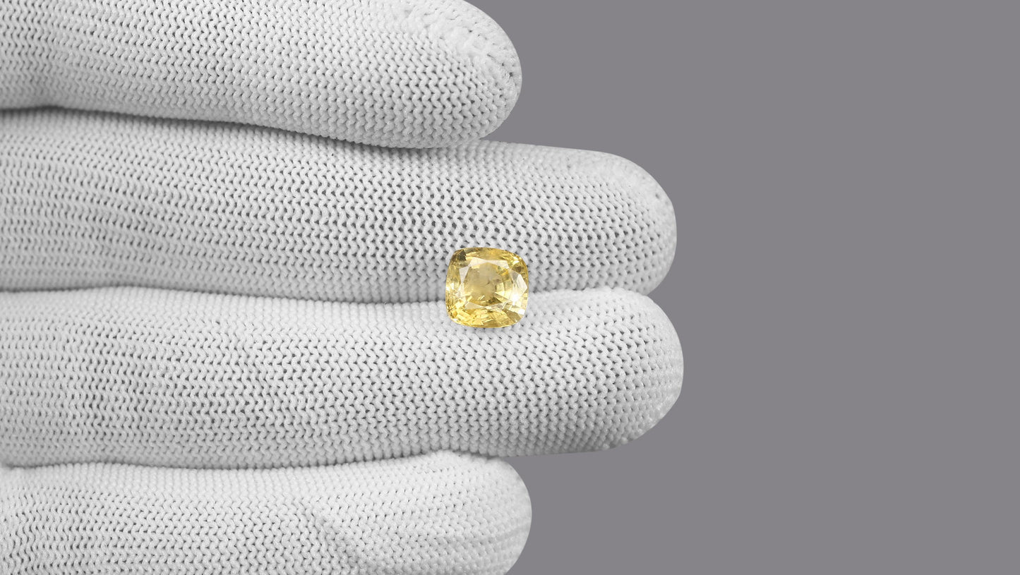 Natural Yellow Sapphire (Pukhraj) 4.56 Carats