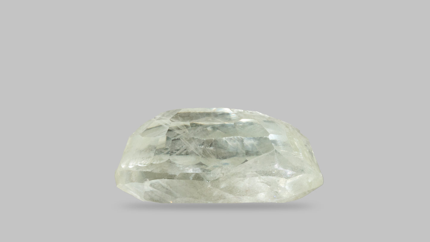 Natural Yellow Sapphire (Pukhraj) 4.88 Carats