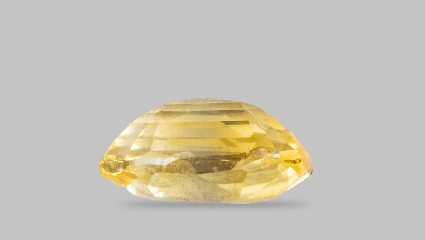 Natural Yellow Sapphire (Pukhraj) 4.01 Carats