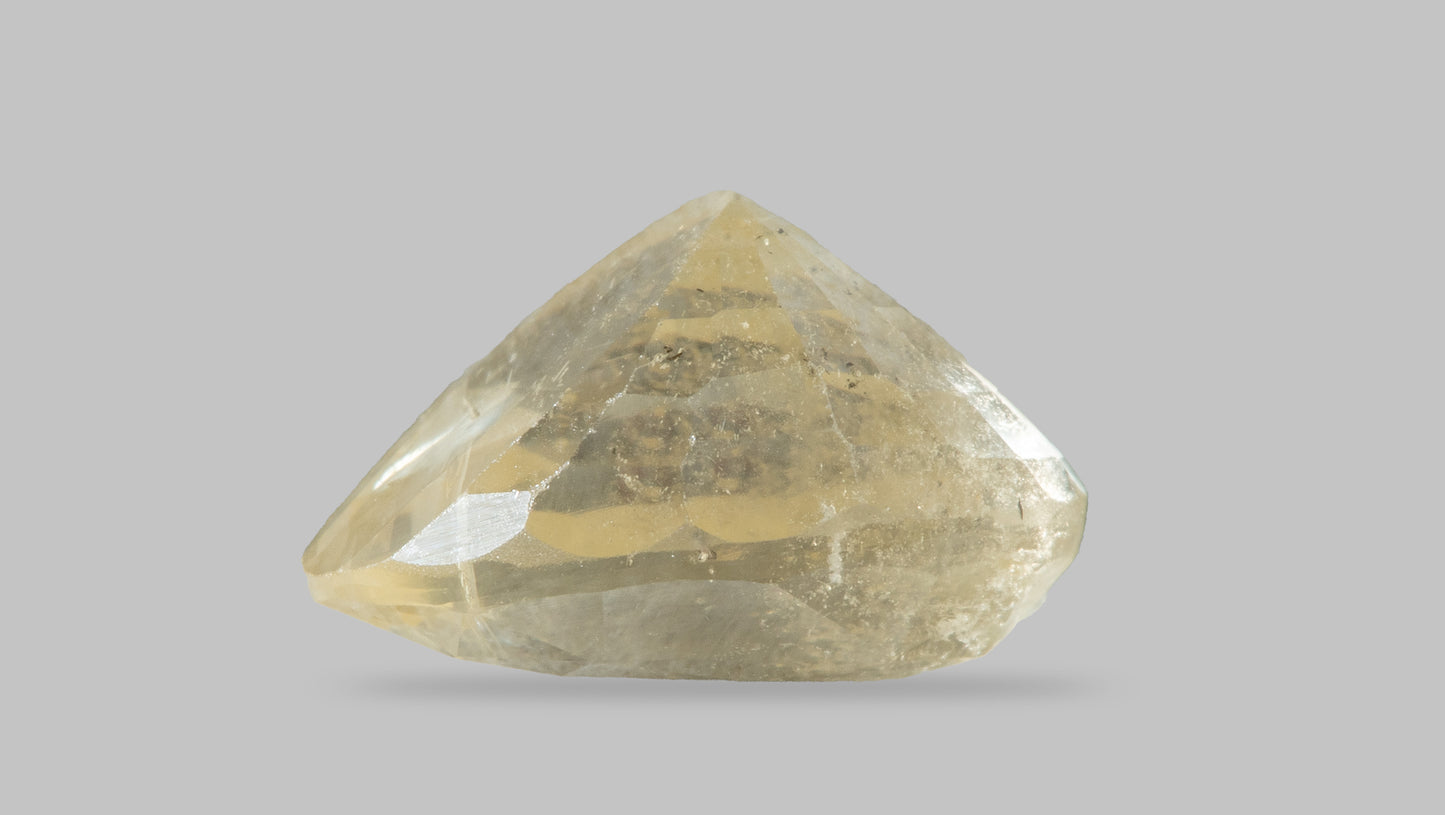 Natural Yellow Sapphire (Pukhraj) 5.57 Carats