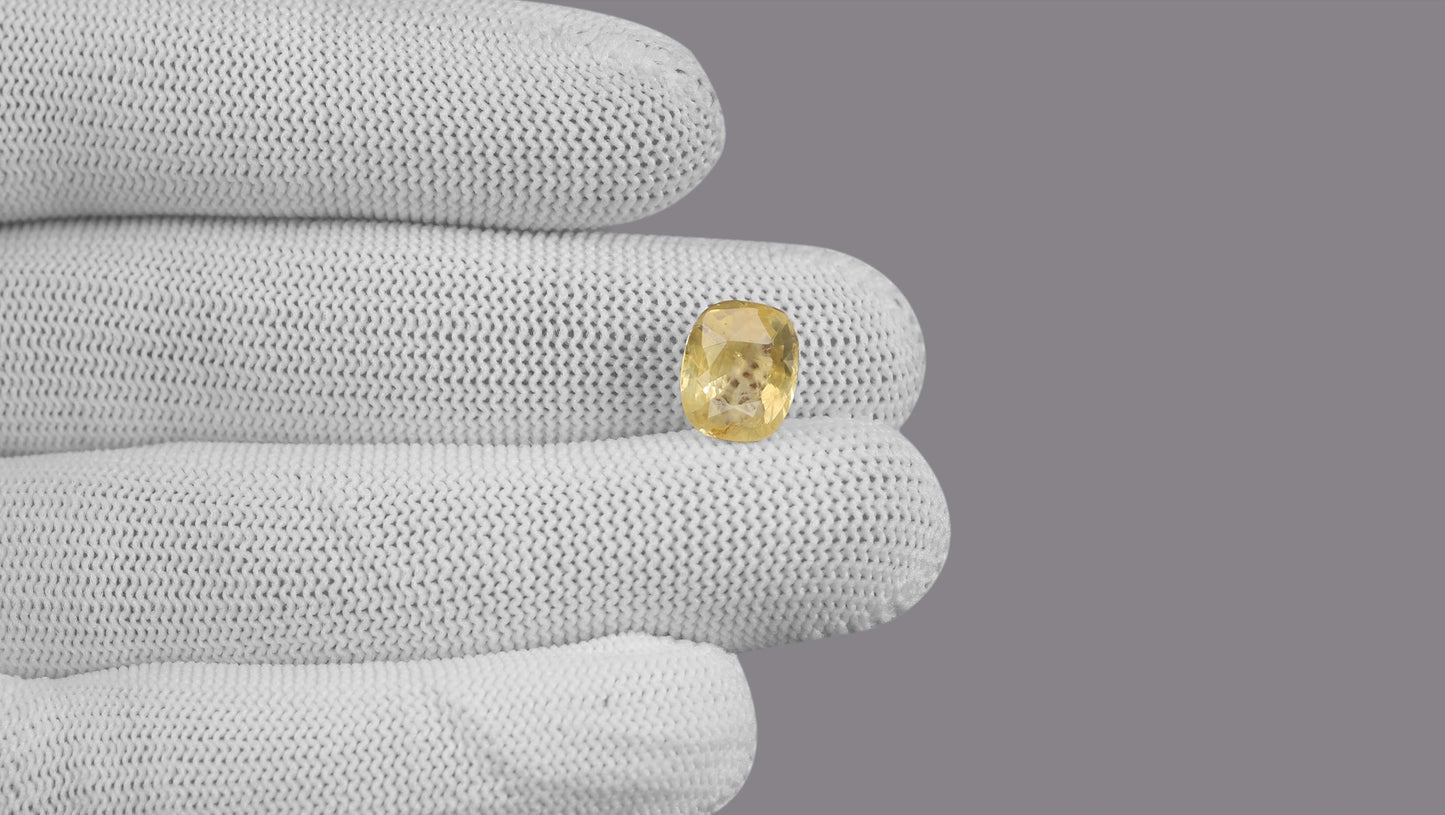Natural Yellow Sapphire (Pukhraj) 4.91 Carats