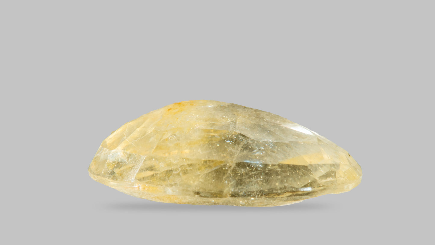 NATURAL YELLOW SAPPHIRE (PUKHRAJ) 3.72 CARATS