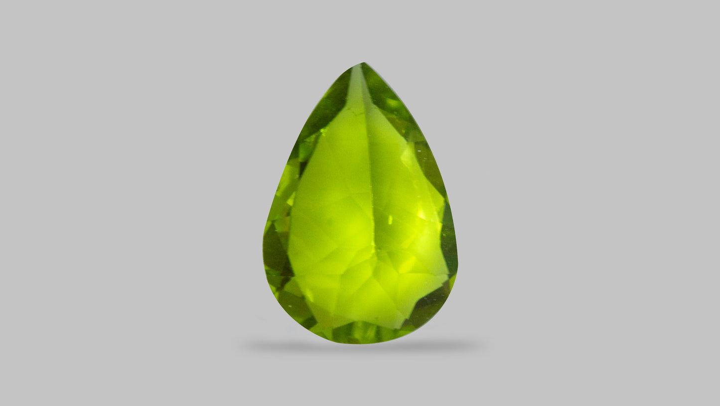 NATURAL PERIDOT 4.65 CARATS