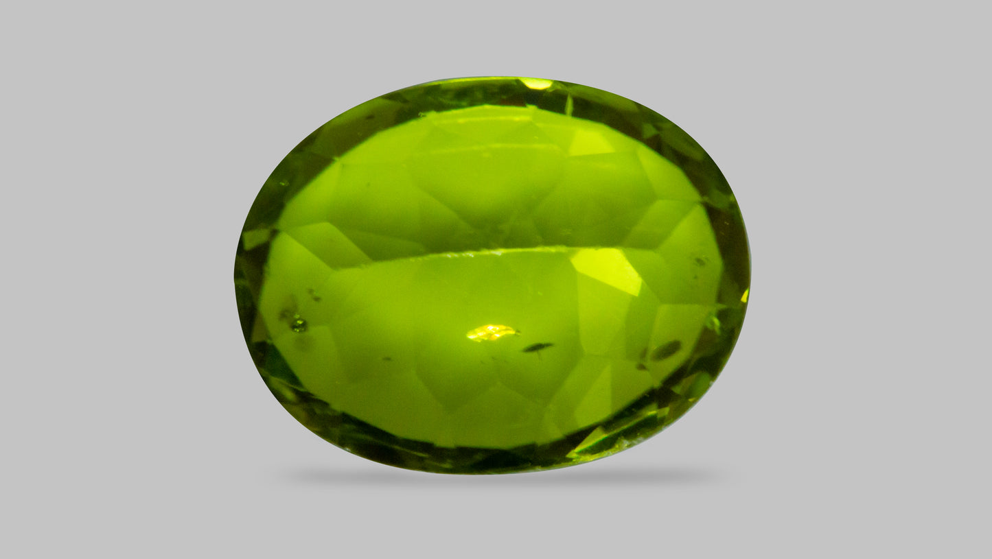 NATURAL PERIDOT 5.99 CARATS