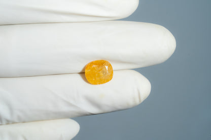 NATURAL YELLOW SAPPHIRE (PUKHRAJ) 4.06 CARATS