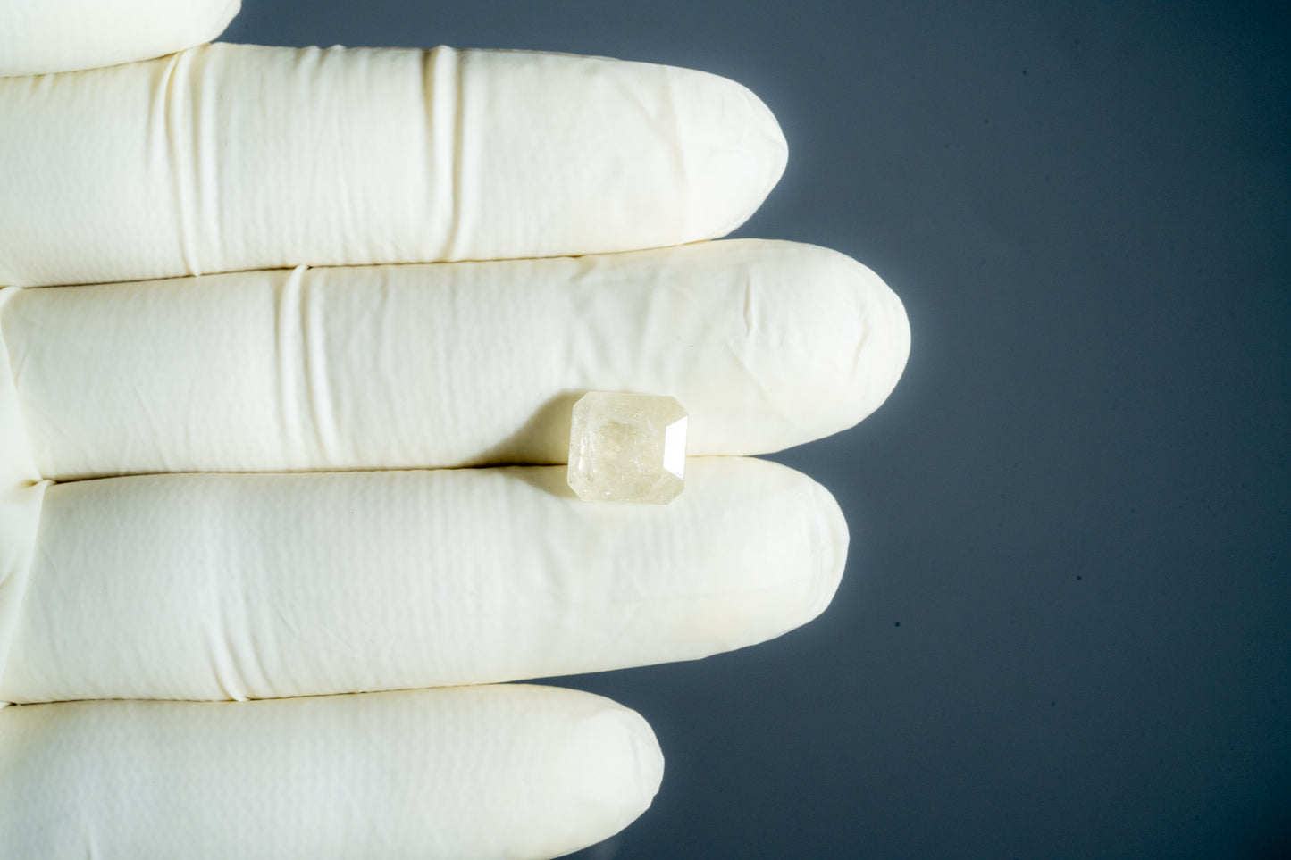 NATURAL YELLOW SAPPHIRE (PUKHRAJ) 6.01 CARATS
