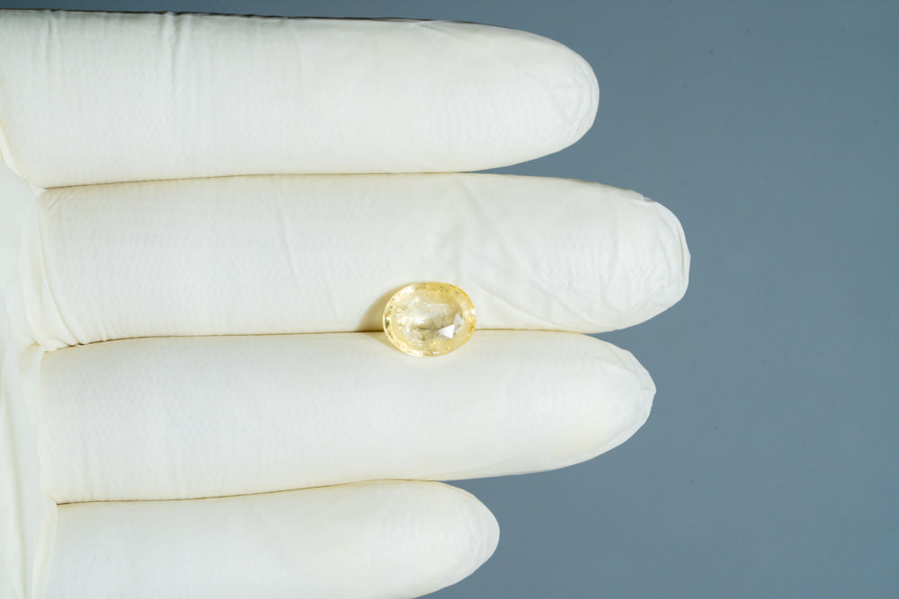 NATURAL YELLOW SAPPHIRE (PUKHRAJ) 4.14 CARATS