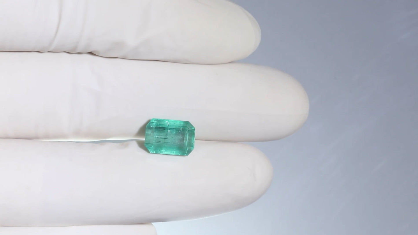 Minor Oil Natural Afganistan Emerald (Panna) 4.57 Carats