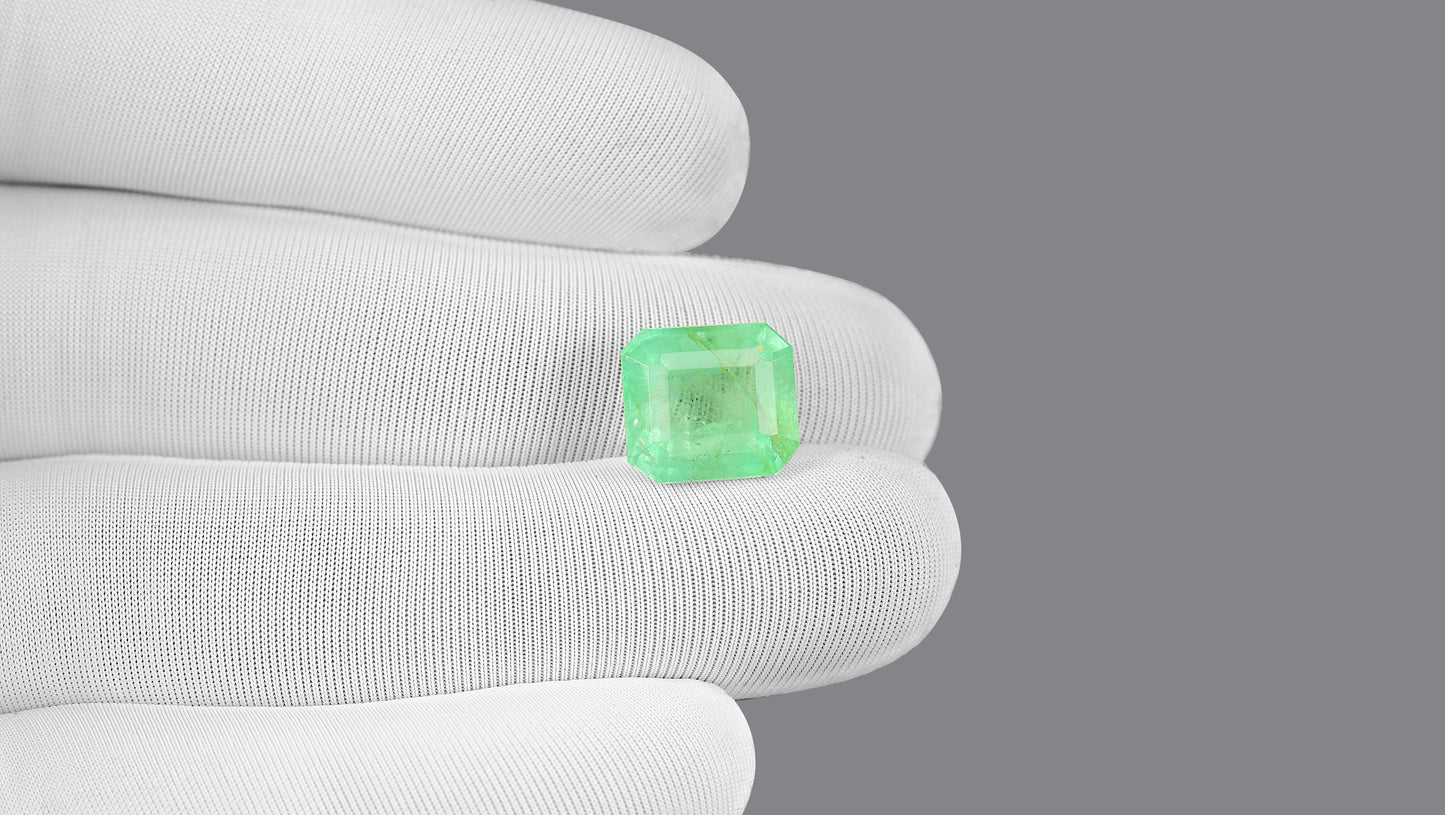 Natural Columbian Emerald (Panna) 7.27 Carats