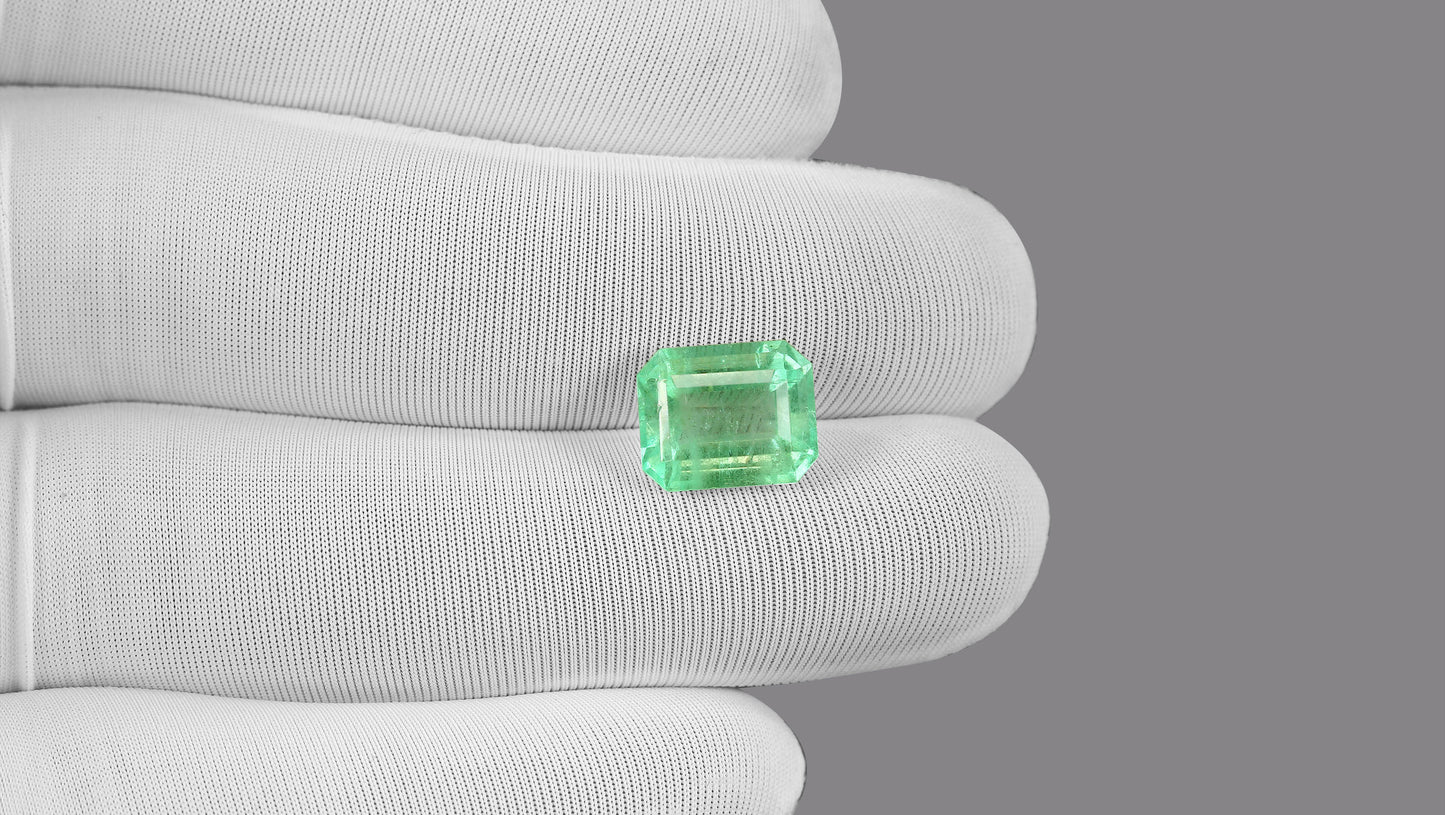 Natural Columbian Emerald (Panna) 5.06 Carats