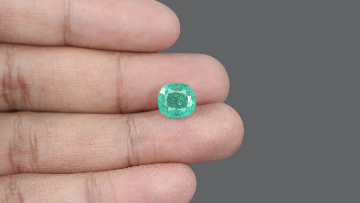 Natural Brazil Emerald (Panna) 4.62 Carats