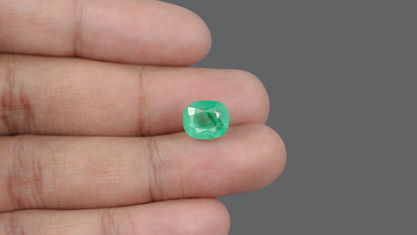 Natural Brazil Emerald (Panna) 5.37 Carats