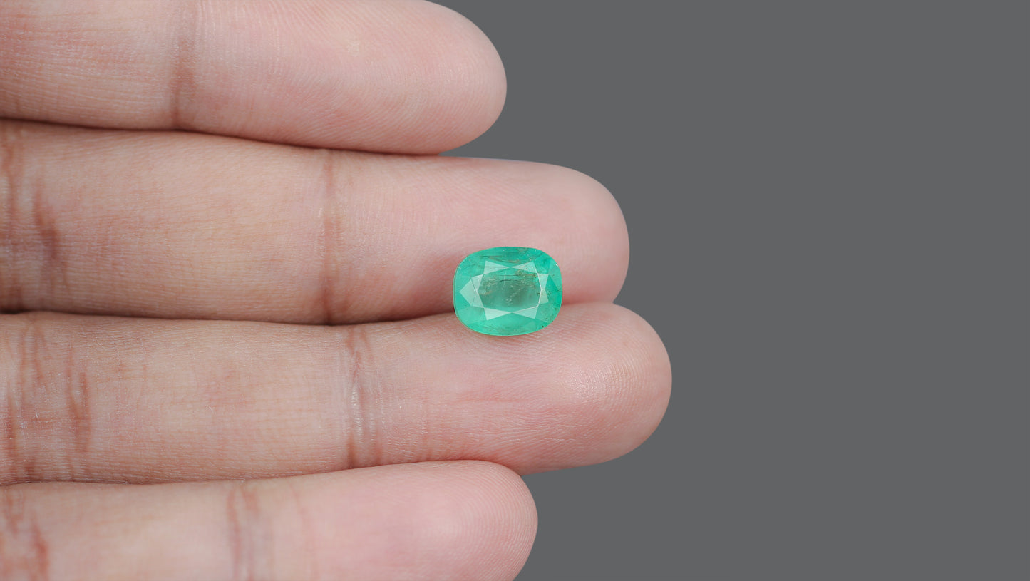 Natural Brazil Emerald (Panna) 4.79 Carats