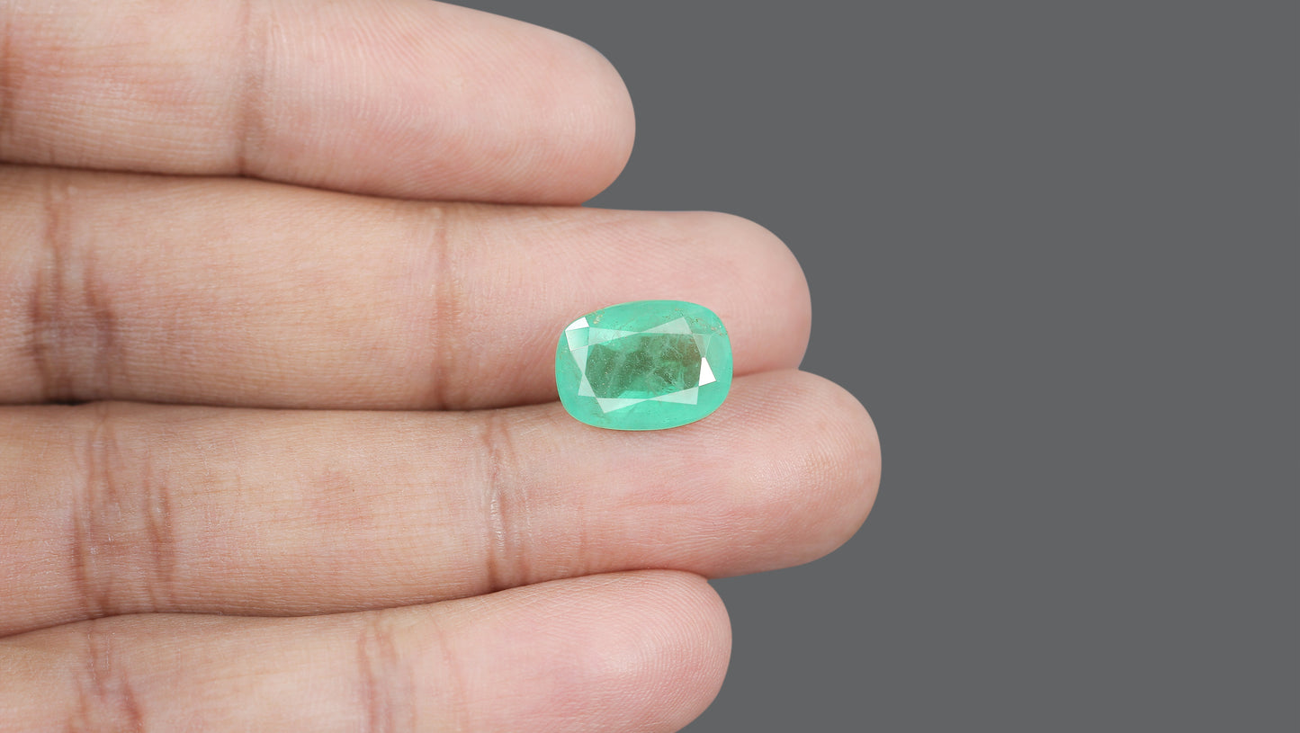 Natural Brazil Emerald (Panna) 6.72 Carats