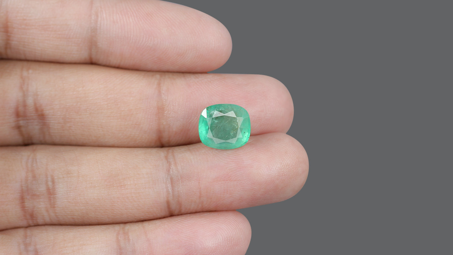 Natural Brazil Emerald (Panna) 5.71 Carats