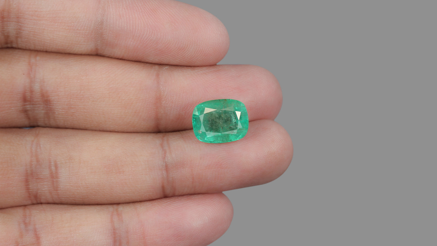 Natural Brazil Emerald (Panna) 6.78 Carats