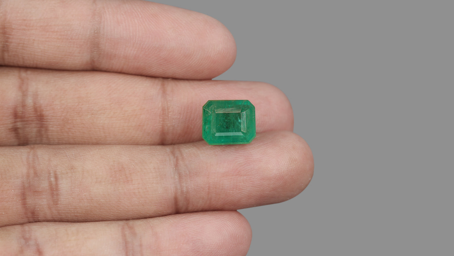 Natural Zambian Emerald (Panna) 8.34 Carats