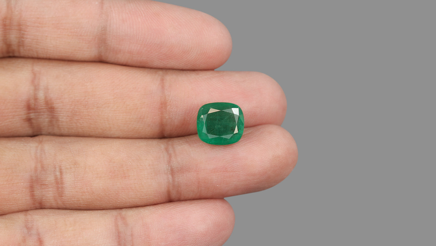 Natural Zambian Emerald (Panna) 5.94 Carats