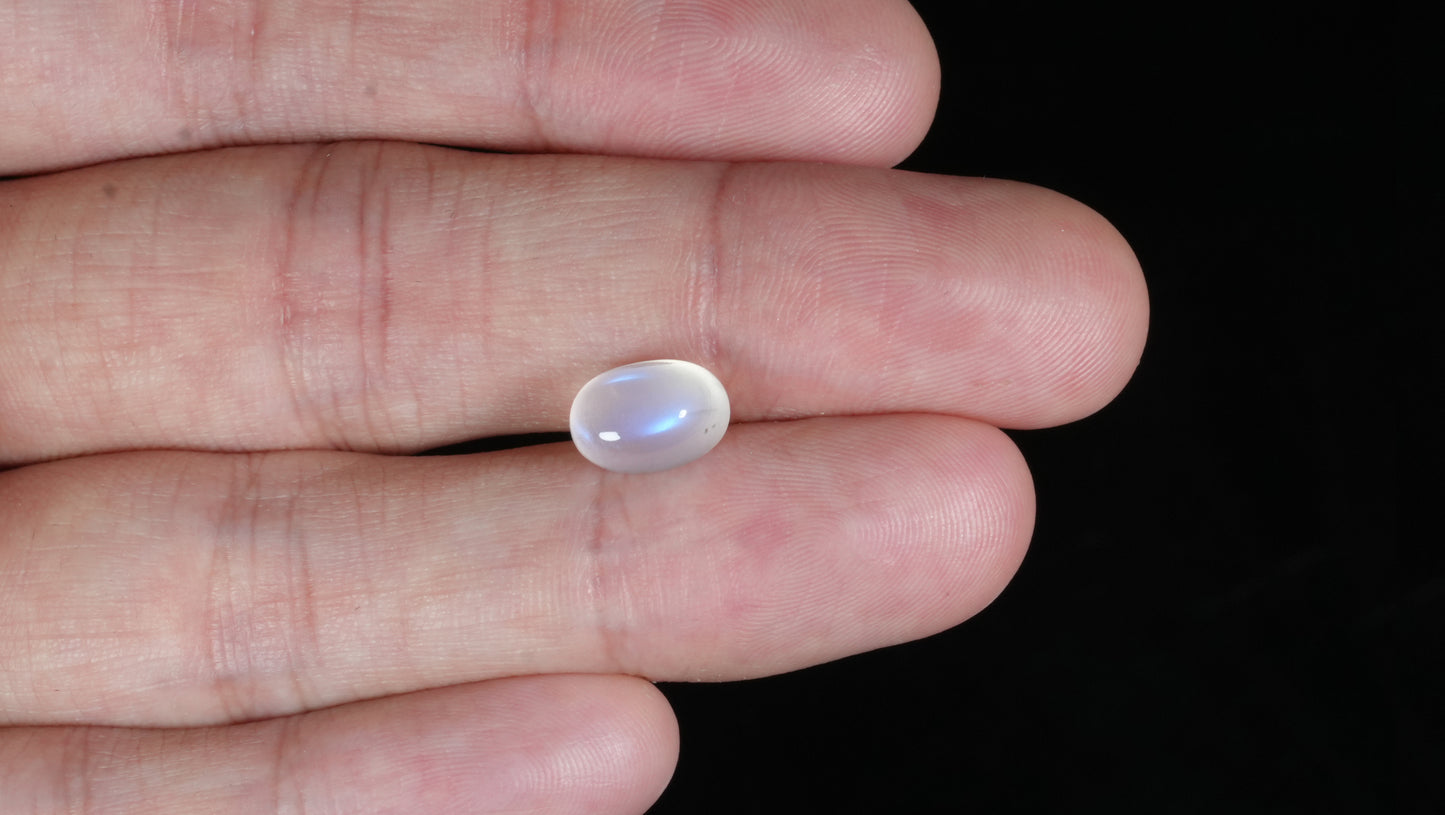 NATURAL MOON STONE 3.44 CARATS
