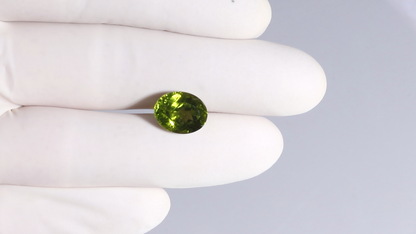 NATURAL PERIDOT 7.04 CARATS