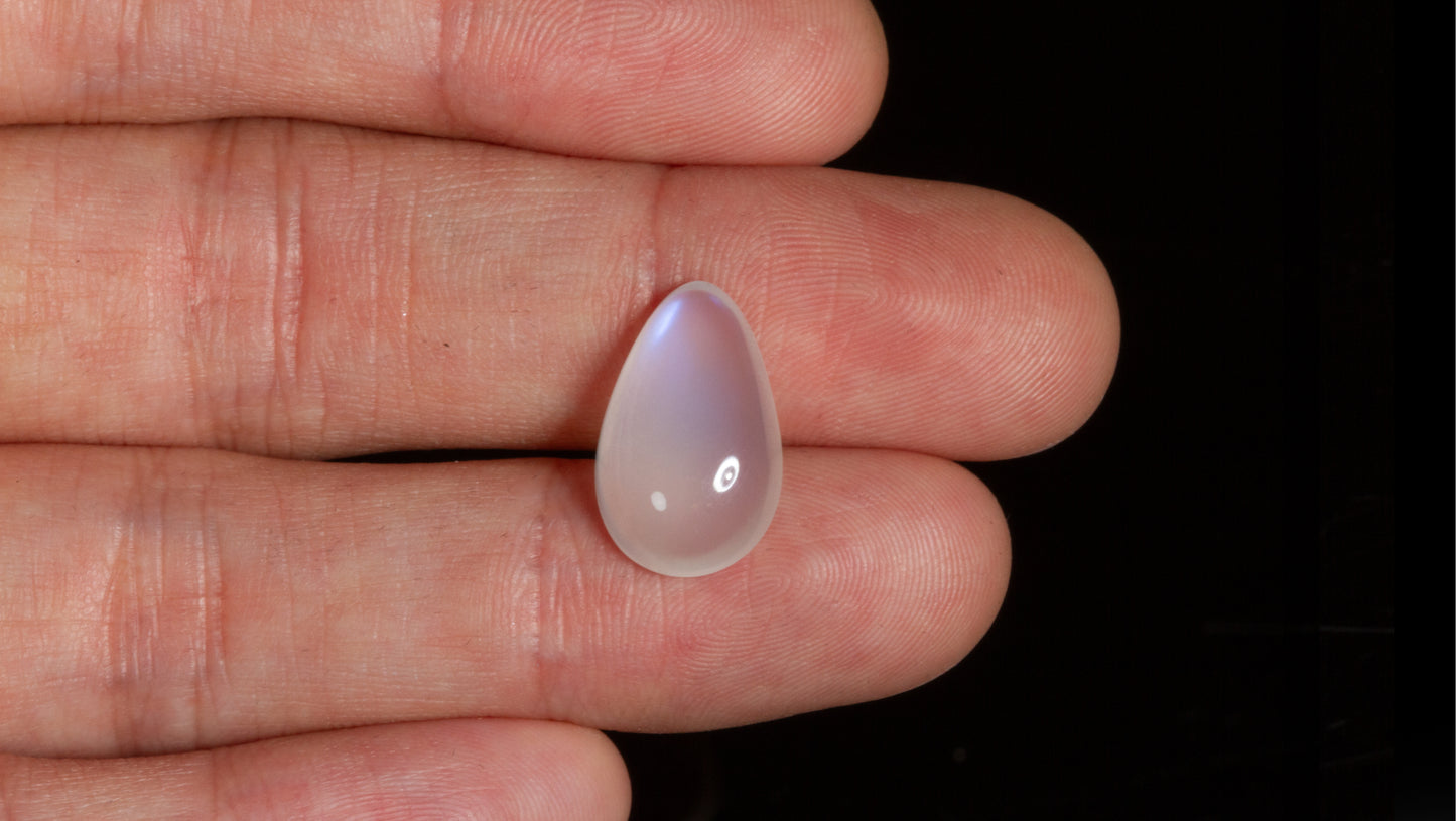 NATURAL MOONSTONE 8.06 CARATS