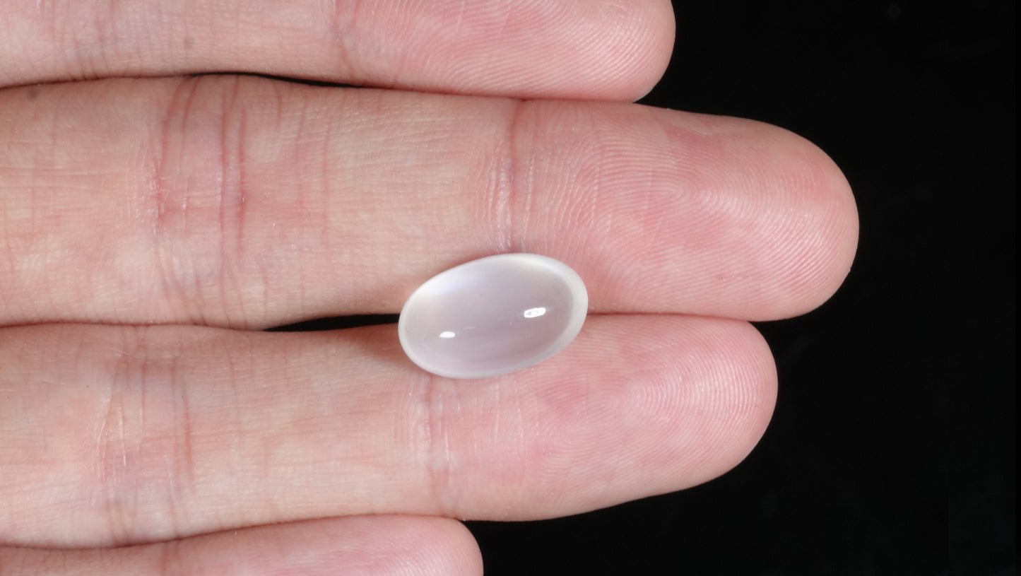 NATURAL MOON STONE 7.65 CARATS