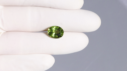 NATURAL PERIDOT 4.89 CARATS