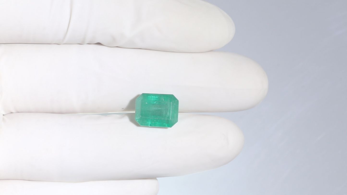 Minor Oil Natural Zambian Emerald (Panna) 6.88 Carats