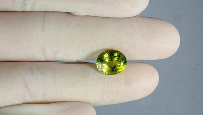 NATURAL PERIDOT 5.44 CARATS