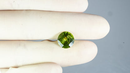 NATURAL PERIDOT 4.66 CARATS